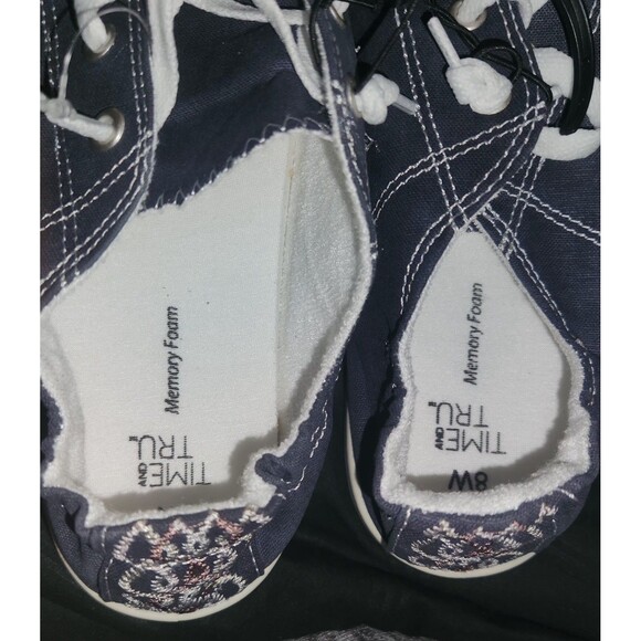 Time &Tru Memory Foam Women"s Sneakers. Size 8 Wide - Picture 3 of 11